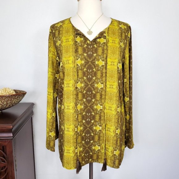 Linea Tie Dye Printed Pullover Blouse Top With Tassel Ties NWOT Size M - Picture 1 of 11